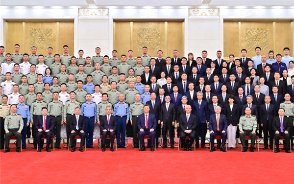 中國人民抗日戰(zhàn)爭暨世界反法西斯戰(zhàn)爭勝利80周年紀念活動總結(jié)會議在京舉行 習近平親切接見紀念活動籌辦工作各方面代表